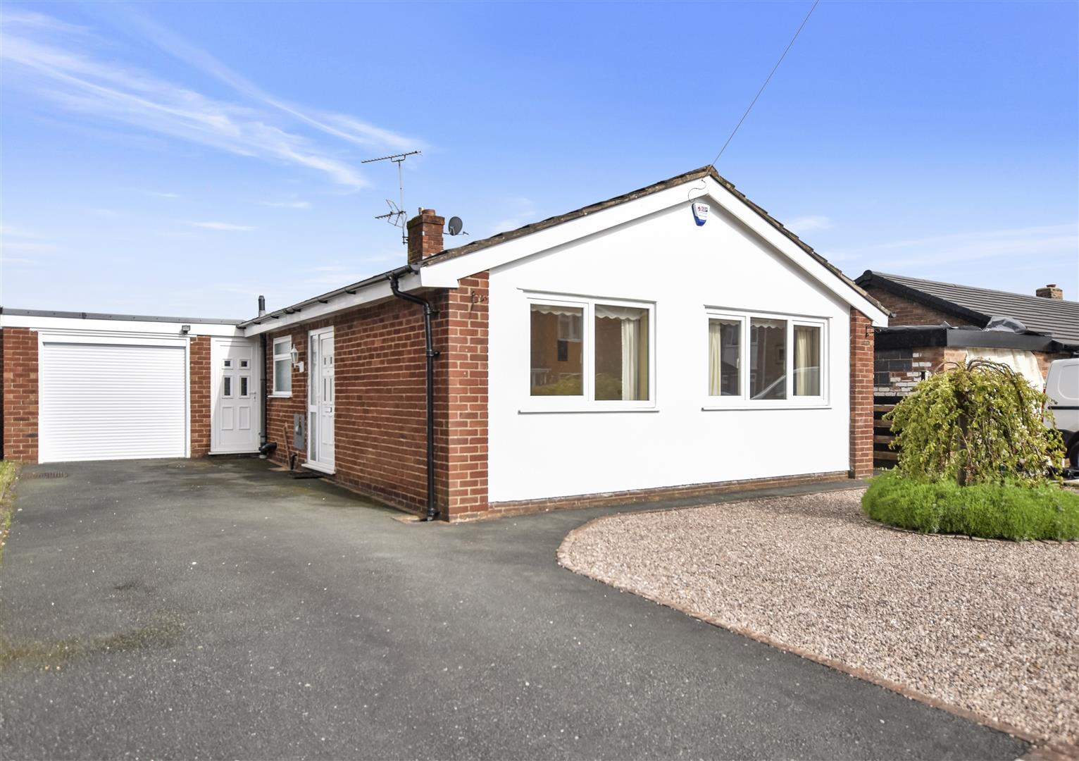 For Sale 2 Bed Bungalow Link Detached